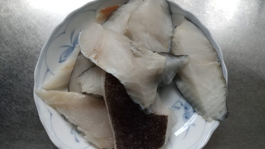 湘南藤沢地方卸売市場の朝市詰め放題/丸湘水産(株)